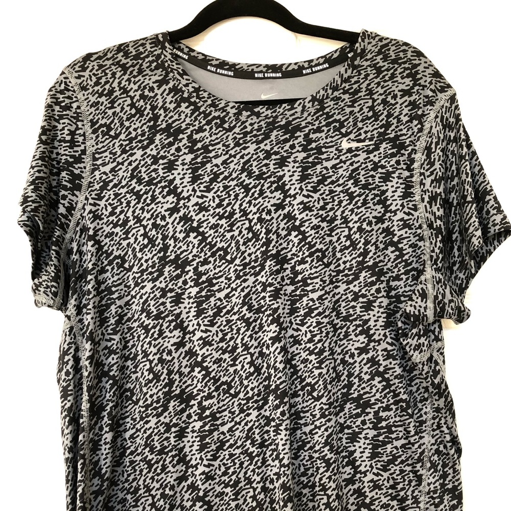 1X Nike running shirt black